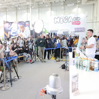 Сцена кафе и миксологии